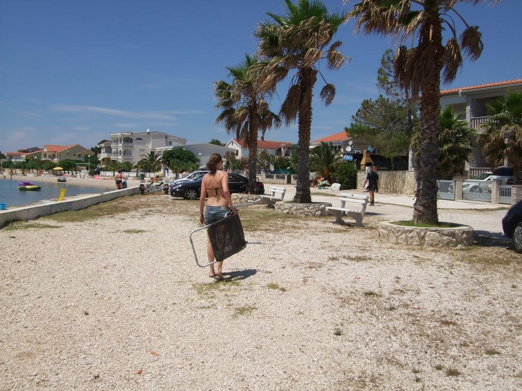 ויר Deby Beach House מראה חיצוני תמונה