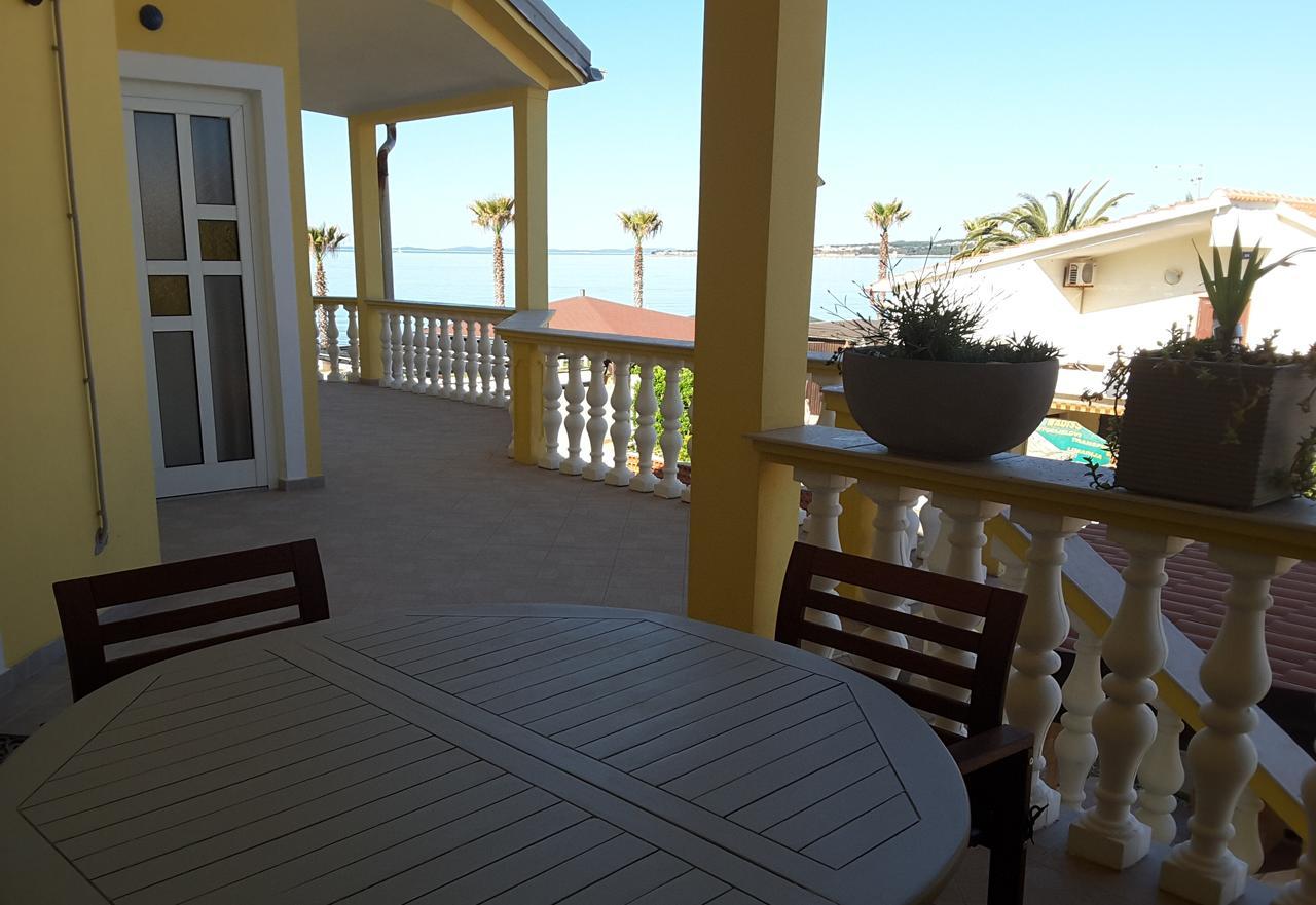 ויר Deby Beach House מראה חיצוני תמונה
